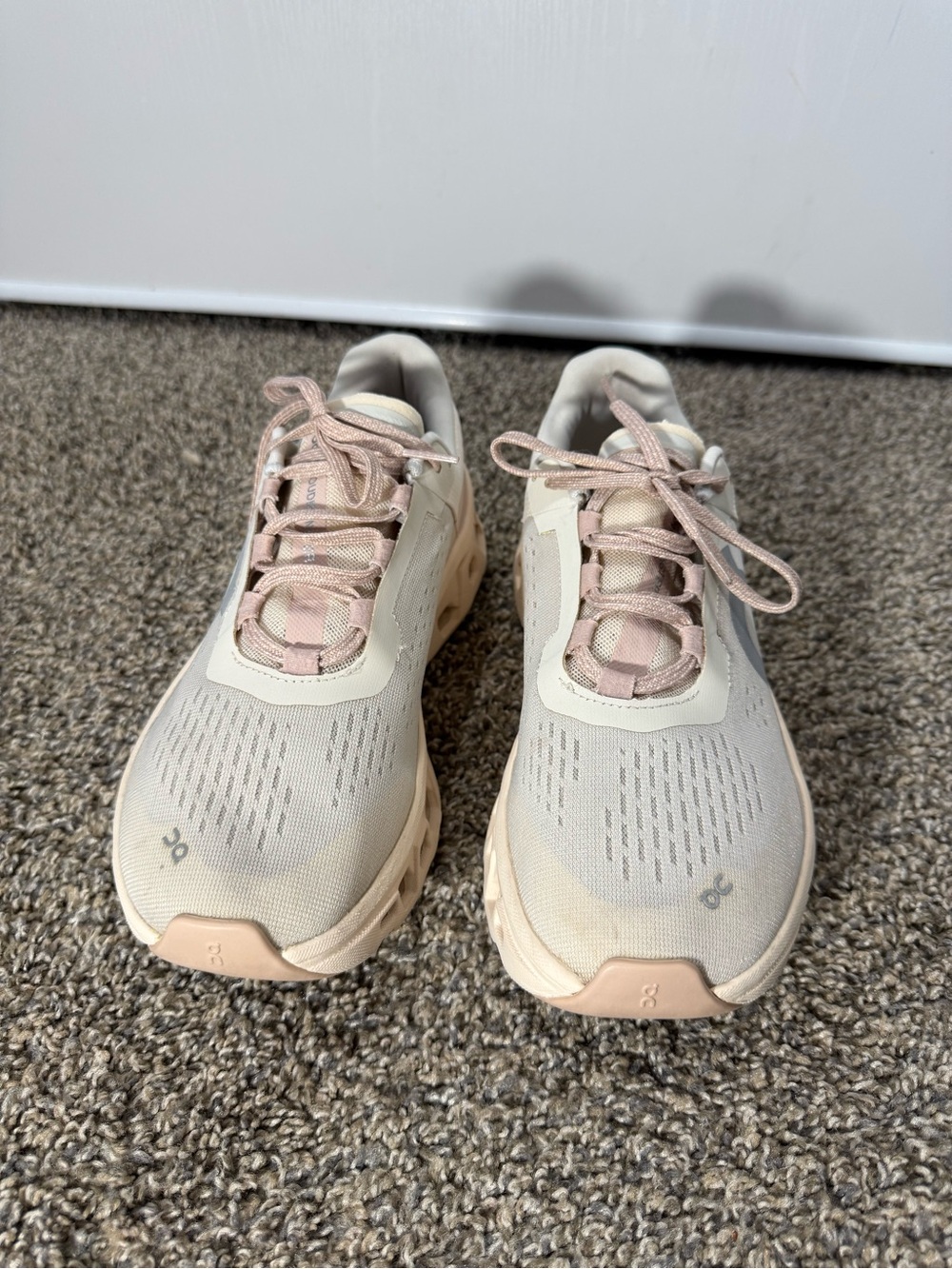 On clouds Women's Cloudvista Running Shoes in Cream and Light Pink - Picture 2 of 6